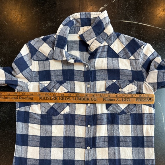 Lovestitch SMALL Blue and Cream Checkered Flannel Long Sleeve Button Up Shirt - Picture 5 of 8